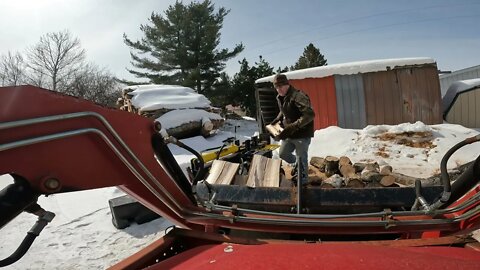 CUTTING SPLITING WOOD,A LITTLE SLOW BUT I JUST TURNED 80