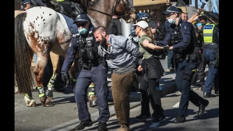 21/08/2021 SCONTRI IN AUSTRALIA A MELBOURNE TRA POLIZIA E MANIFESTANTI