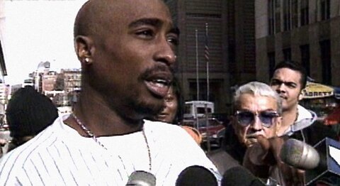 Tupac Outside Courthouse, N.Y. - November 29, 1994 (Clip)