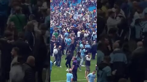 Man City fans broke the goal at the Etihad #futbol #mancity #soccer #premierleague #champions