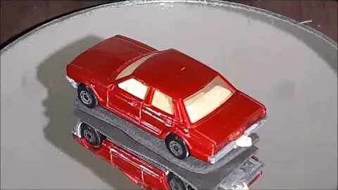 Diecast model cars cracking open: Matchbox Superfast Lesney 1976 Ford Cortina Mk4