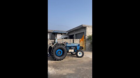 jattan da tractor please follow me