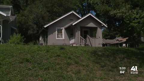 Neighbors claim they tried to warn authorities of KCMO home where child died