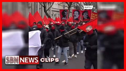 ANTIFA & FAR-LEFT COMRADES HELD A MARCH HONORING COMMUNISM AND HISTORICAL COMMUNIST LEADERS - 5869