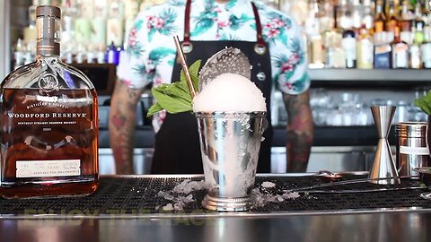 How to make a classic Mint Julep cocktail - ABC15 Things To Do