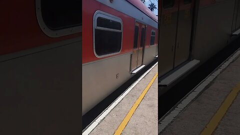 TREM CHEGANDO SENTIDO RIO GRANDE DA SERRA ESTAÇÃO PERUS