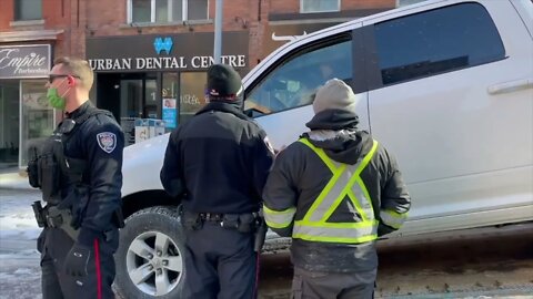 🇨🇦POLICE TOWING MAN STILL IN HIS TRUCK 🇨🇦 (WTF!!! 😡ILLEGAL)