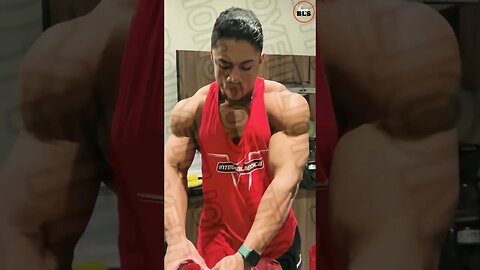 ATLETA DE FISICULTURISMO EDVAN PALMEIRA MOSTRANDO SEU PRÉ TREINO DA INTEGRAL MÉDICA HUGER !!!!