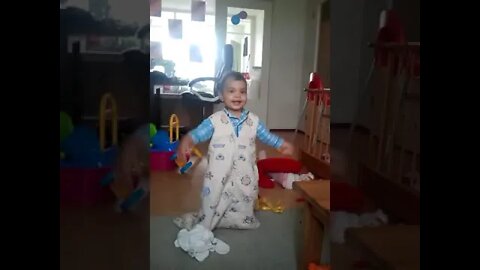 pienie 1 jaar oud. lekker dansen.