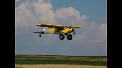 RC Piper J-3 Cub Flight