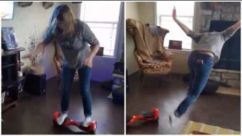 Mamie s'essaie au hoverboard