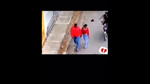 Boyfriend runs off leaves girlfriend to be robbed