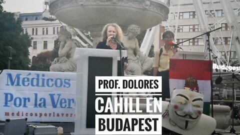 PROF. DOLORES CAHILL EN MANIFESTACIÓN BUDAPEST