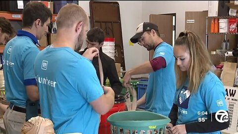 Volunteers at Waterford nonprofit gear up to help Floridians impacted by Hurricane Ian