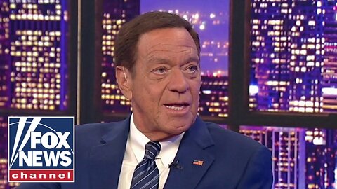 Joe Piscopo breaks out some Frank Sinatra