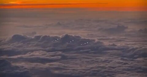 A pilot believes he has seen an entire fleet of UFOs flying