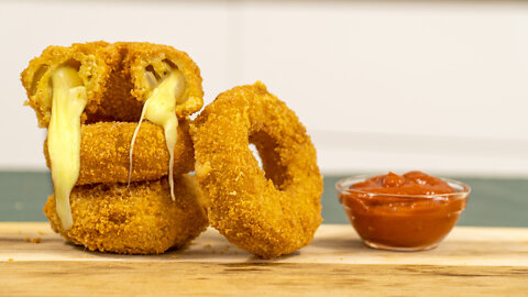 Onion rings with cheese