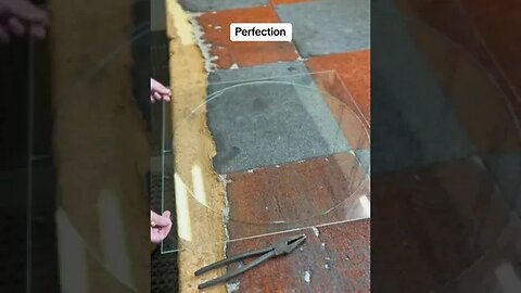 Satisfying Glass Cutting 🧐 #glasscutting #cutting #glass #stainedglass #oddlysatisfying #satisfying