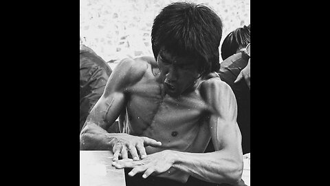 Cross kick Studio Films Bruce Lee Enter the Dragon