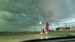 Voici des images du début d'une tempête capturée dans le Nebraska!