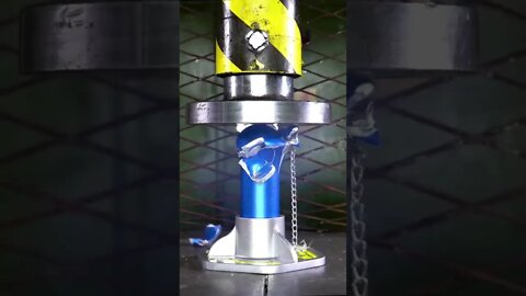 Our hydraulic press can crush everything! 💪🔒