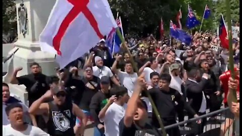 New Zealand: "HAKA" protest against COVID measures and restrictions outside Parliament