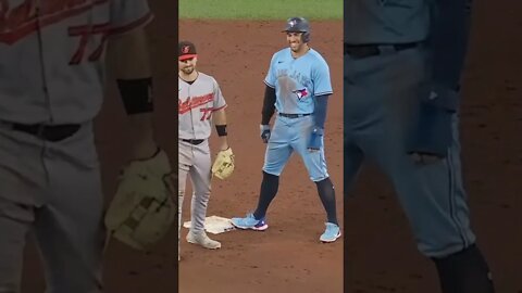 George Springer pulls a fast one in MLB 🤣🤣