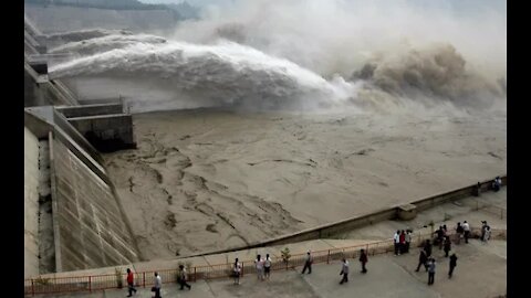 Video shows moment dam gate collapsed