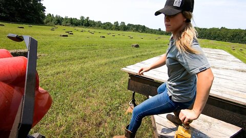 She Ran EVERYTHING Herself To Get the Hay Off: Raking, Baling, Collecting and Grappling Grass Hay