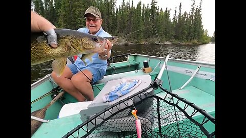 Walleye MASTER Schools the Student!