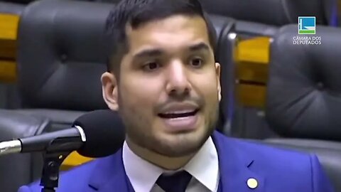 Deputados se pronunciam indignados no Plenário da Câmara sobre a PL 2630 PL da mordaça