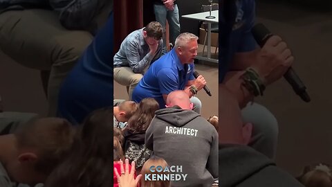 Coach Kennedy, Prays With Kids Attending Kirk Cameron’s Book Reading