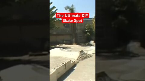 Perfect Combo: DIY & Empty Pool #skateboarding #historic #poolskateboarding #poolskating #emptypool