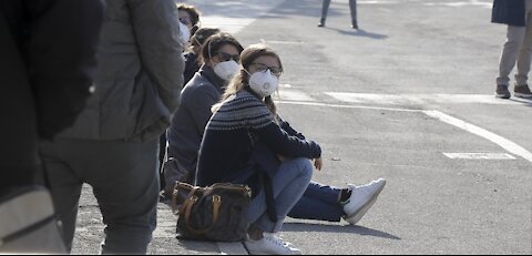 Mandatemi un pacco di mascherine infette