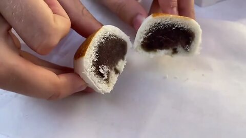 How This 116-Year-Old Shop In Little Tokyo Makes Mochi