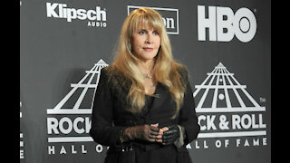 No tech for Nicks: Stevie Nicks doesn't have a computer