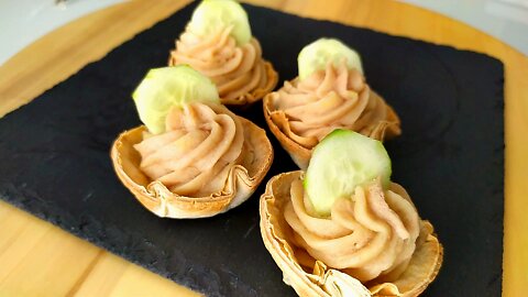 Tuna, potato and cucumber pastries, a perfect appetizer.