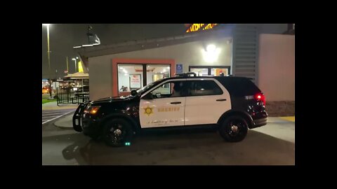 Sheriff Deputy illegally Parks To Order Dinner At Yoshinoya