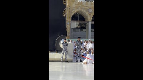 Straightening Rows in Makkah for Prayer | Prayer Time in Makkah ❤️