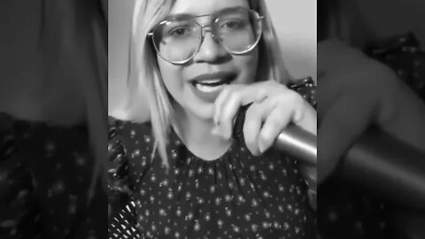 MARILIA MENDONÇA CANTANDO RACIONAIS "VIDA LOKA 1" #shorts #short #shortsvideo