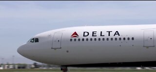 Delta bans 950 passengers for violating mask policy