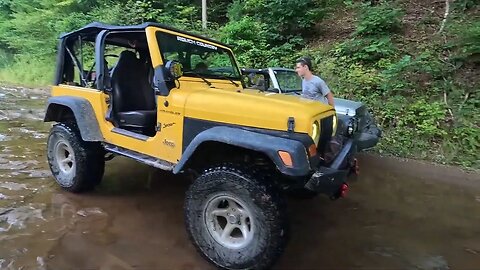 Family of 4 takes first backroad ride in a Jeep Wrangler TJ!