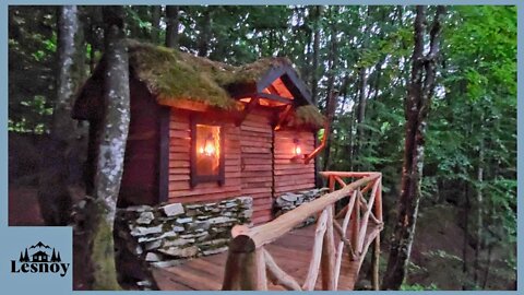 A house made of pallets over a cliff. From beginning to end