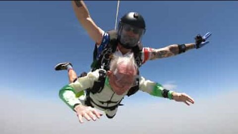 103-year-old beats skydiving world record