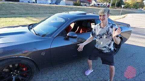 LEARNING MANUAL IN A 700HP HELLCAT!