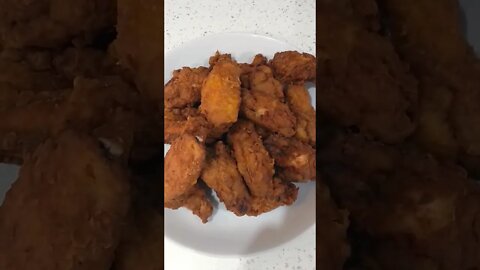 Delicious, Crispy, Spicy, Tasty and Yummy Fried Chicken Wings 😋😋 #shorts