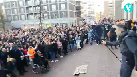 11 november Genk _ Vrijheidsactie aan stadhuis