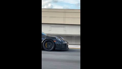 Incredible Porsche 911 GT2RS on the streets