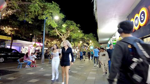 Nightlife on Cavill Avenue in Gold Coast - AUSTRALIA