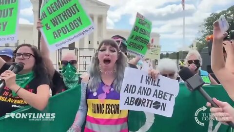 Pro Abortion protesters burst into tears as the decsion to overturn Roe v Wade is announced